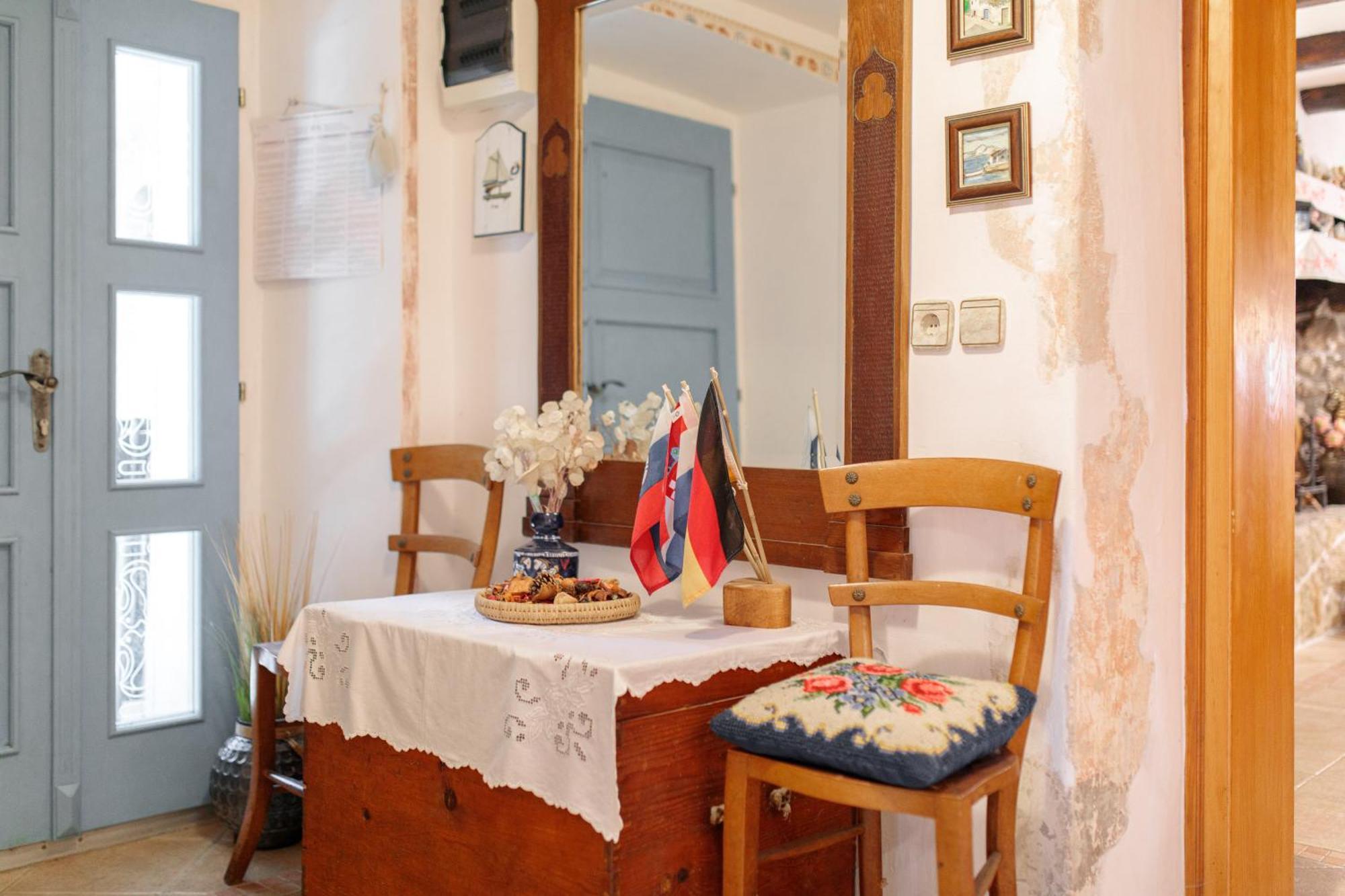 Apartment Villa Marija, Pinezici Krk Town Exterior photo